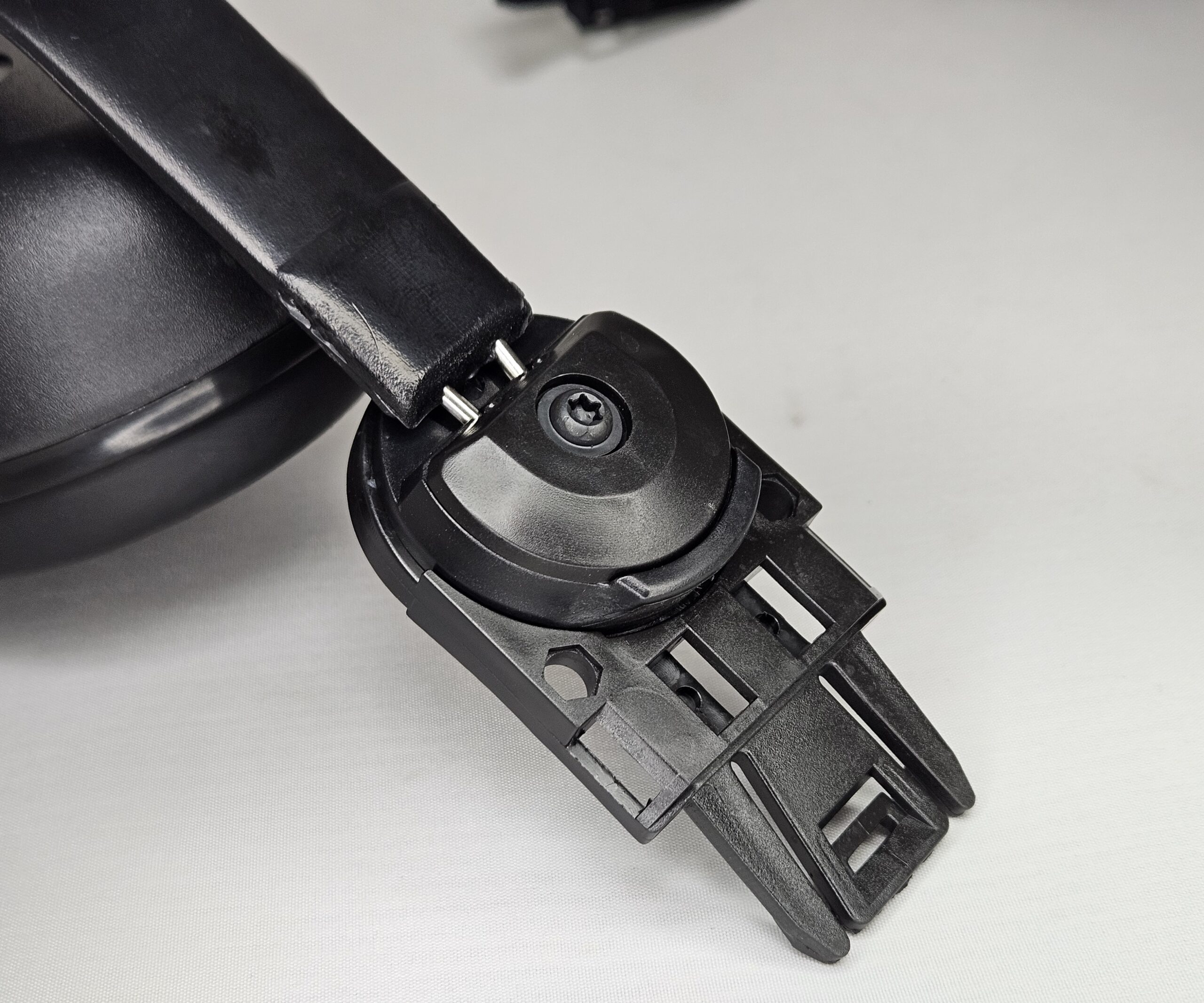 N-516 Helmet Mounted Earmuff