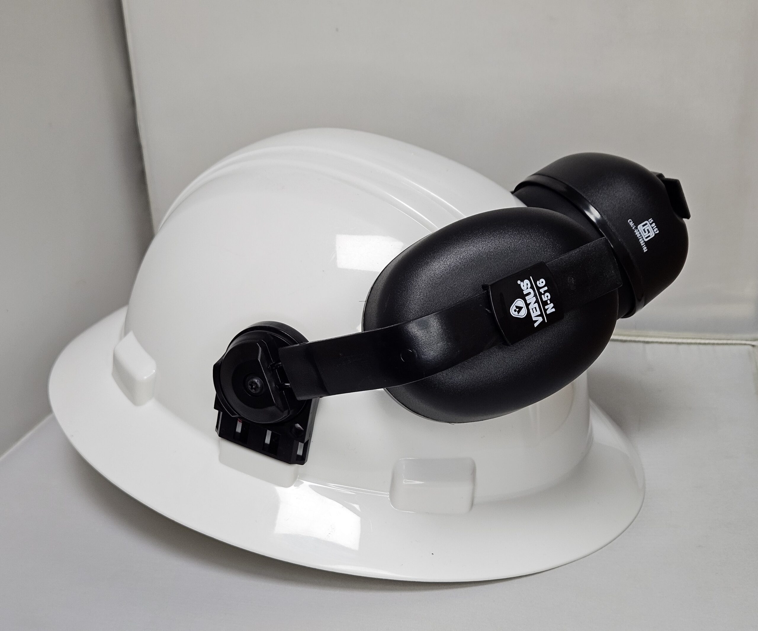 N-516 Helmet mounted Earmuff