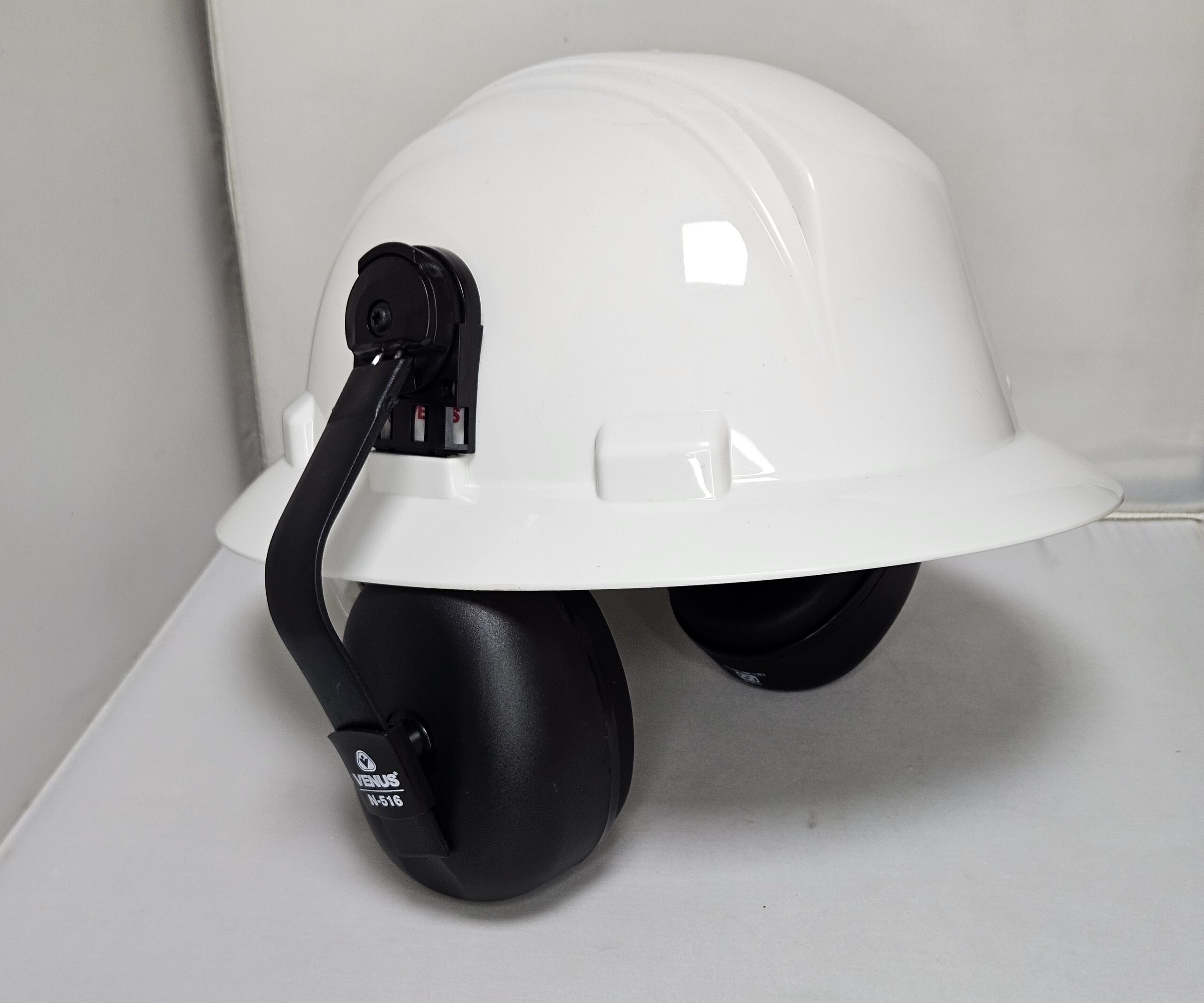 N-516 Helmet mounted Earmuff